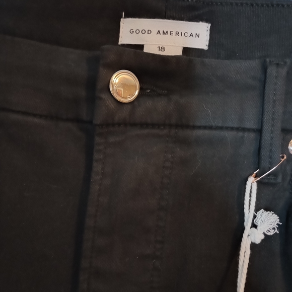 SALE 💥Good American Good Legs Skinny Crop Jeans Black Denim Stretch Jeans - Picture 7 of 8